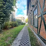 Hey Stay Apartment With Private Garden